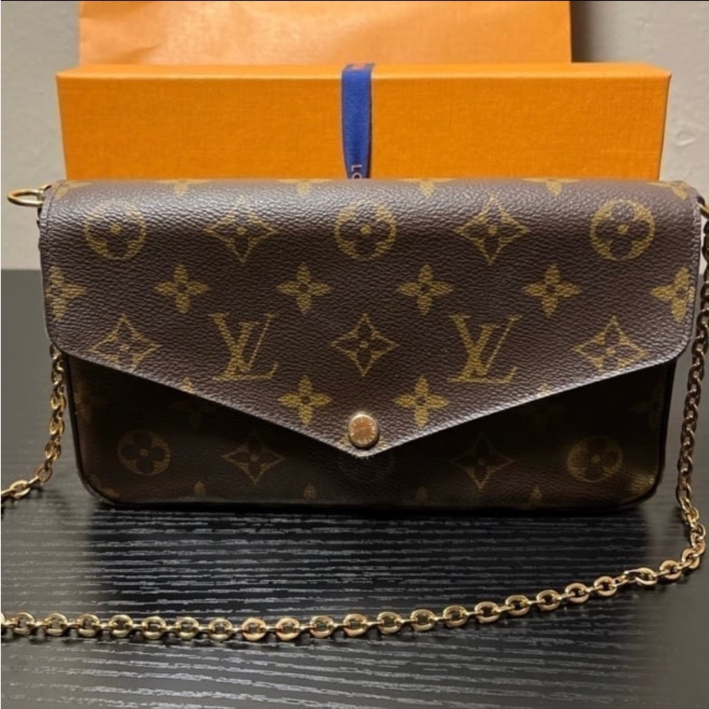 Louis Vuitton Monogram Félicie Pochette - Picture 6 of 10